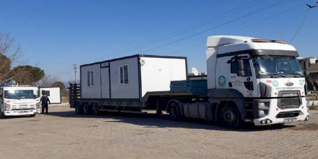 Manisa deprem bölgesinde yara sarıyor