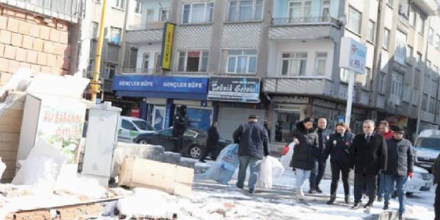 ERÜ Rektörü'nden hasarlı binalara inceleme