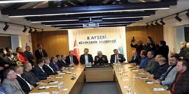 Deprem bölgesinde Kayseri seferberliği