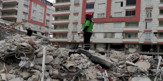 Adalet Bakanlığı açıkladı... Enkazlar bilirkişi sonrası kaldırılmaktadır