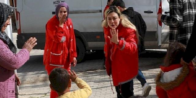 Kızılay'dan Afetzedelere Psikolojik İlk Yardım