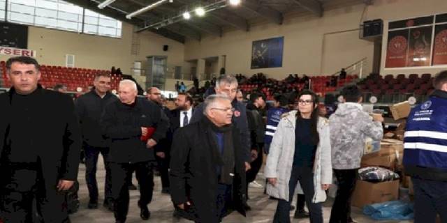 Memduh Büyükkılıç'tan Deprem Lojistik Merkezi’ne ziyaret