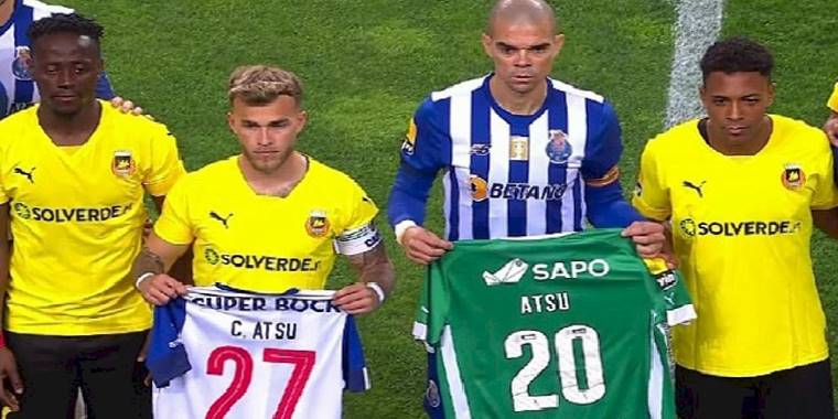 Depremde hayatını kaybeden Christian Atsu, Porto - Rio Ave maçından önce anıldı