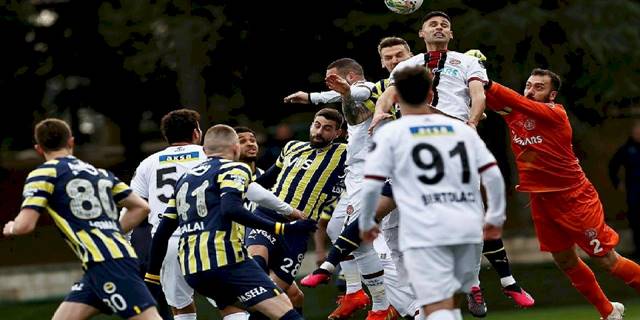 FENERBAHÇE HABERİ - Hakim Ziyech transferinde dev rakip!