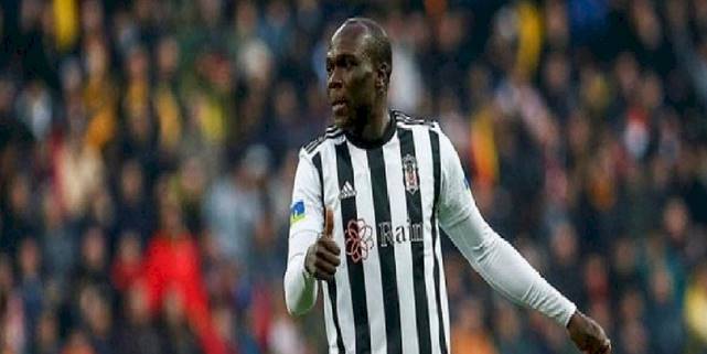 Beşiktaş'ta Vincent Aboubakar’dan depremzede Semih’e imzalı forma!