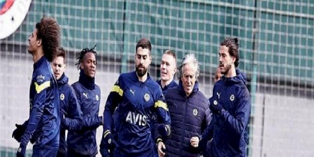 Fenerbahçe'de Konyaspor maçı hazırlıkları sürüyor!