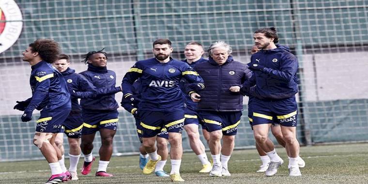 FENERBAHÇE HABERİ: Jorge Jesus'tan Konyaspor maçında sürpriz tercih!