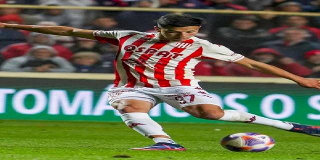 Beşiktaş'ın istediği Lucas Esquivel'in menajerinden olay açıklama! 