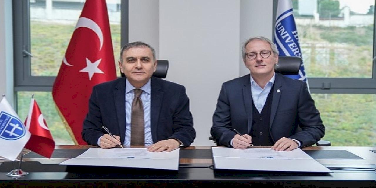 Haliç Üniversitesi ve Hefa Tekstil Üniversitesi-Sanayi İş Birliği Kapsamında Bir Araya Geldi