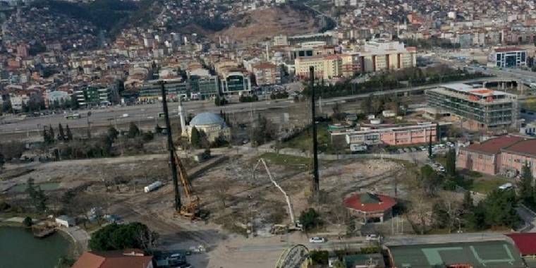 İzmit Millet Bahçesi'nde çalışma devam ediyor
