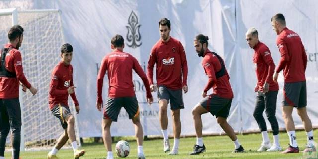 TRANSFER HABERİ: Galatasaray'da şok veda! Futbolu bırakıyor