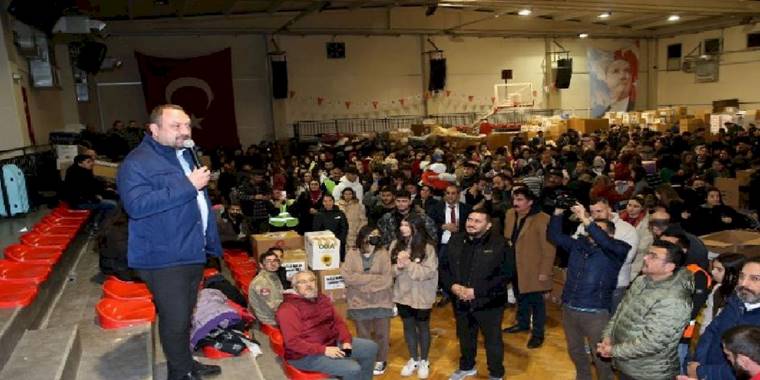 İzmir Çiğli’de deprem dayanışması büyüyor