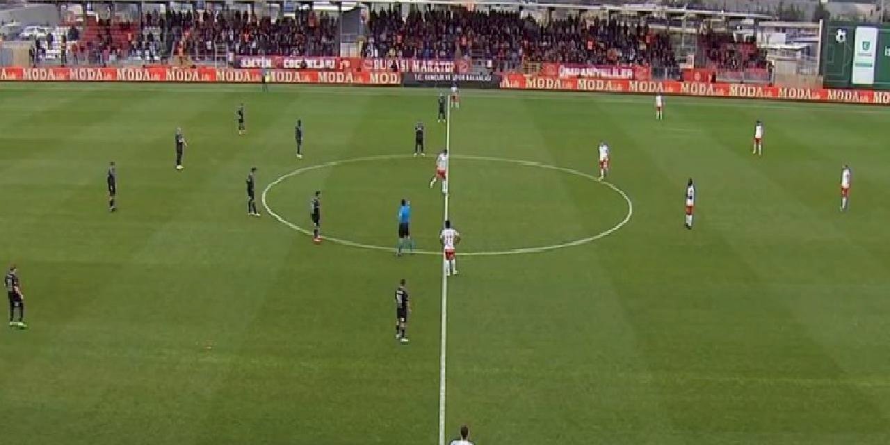 Ümraniyespor - Adana Demirspor maçında depremzedeler anıldı!