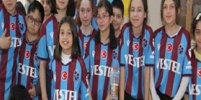 Trabzonspor Asbaşkanı Doğan’dan öğrencilere 11 bin 461 forma