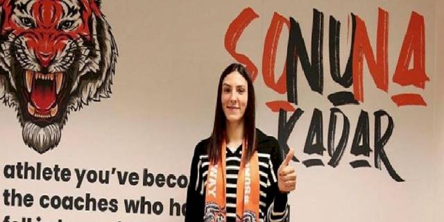 Eczacıbaşı Dynavit Boskovic ile sözleşme yeniledi