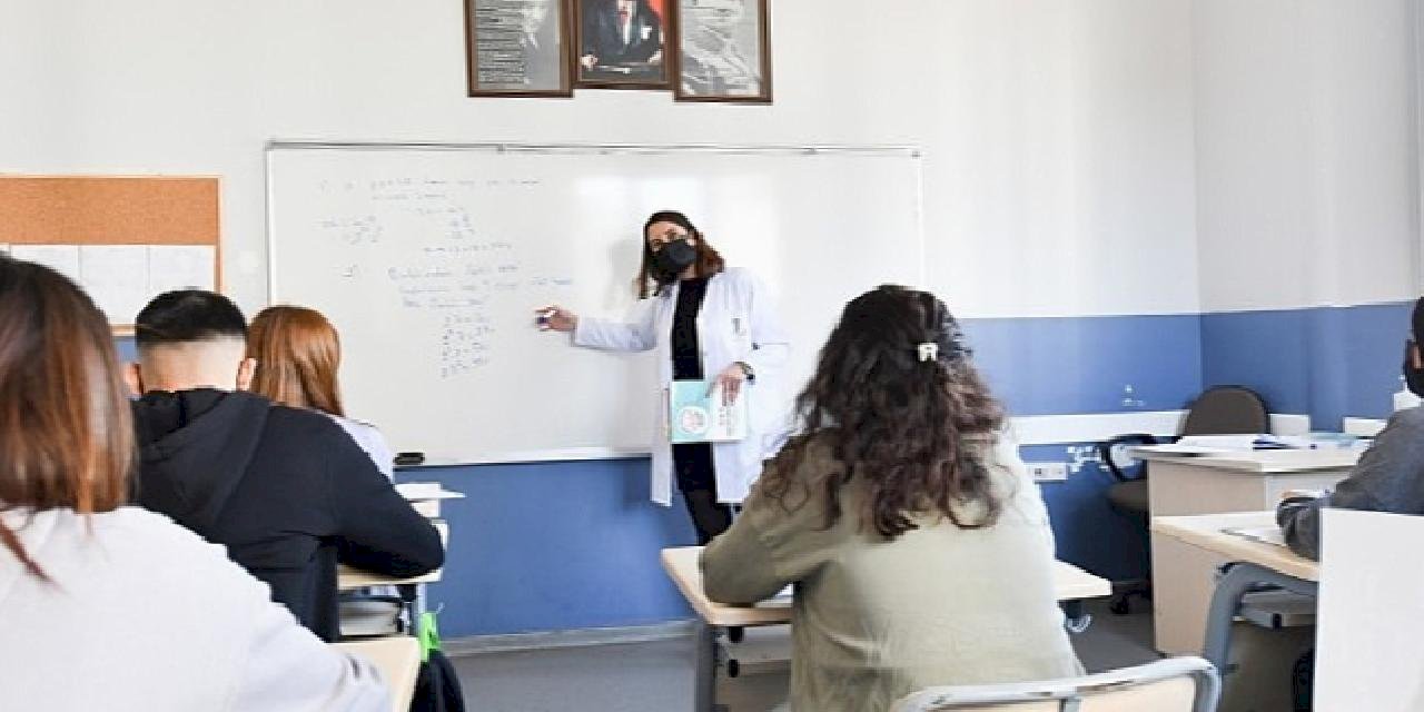 Depremzede öğrenciler Bayraklı'da eğitime devam edecek