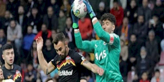 Fenerbahçe'nin file bekçisi Altay Bayındır Kayserispor maçı sonrası konuştu! 