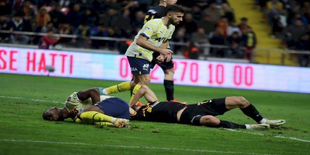 Alex Iwobi Fenerbahçe'ye gidecek mi? Transferin son gününde bomba gelişme!