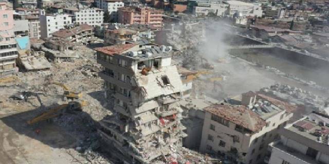 Kocaeli, Hatay’da 51 binanın yıkımını yaptı