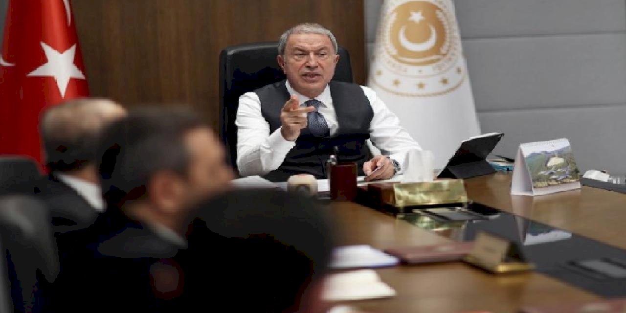 Bakan Akar birlik komutanlarıyla toplandı