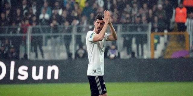 Beşiktaş'ta Salih Uçan'ın çıkışı sürüyor
