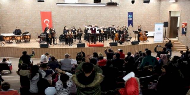 KYK yurdunda depremzedelere çoksesli moral