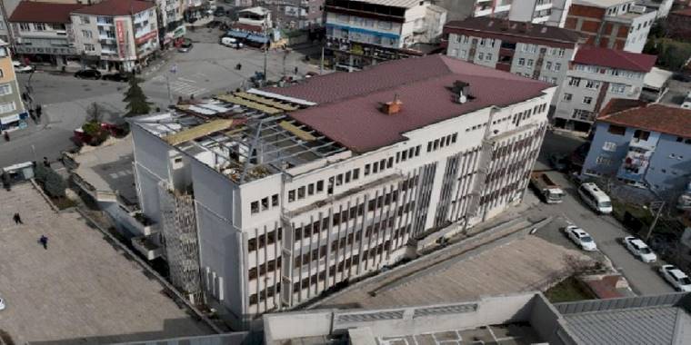 Dilovası Belediye binası yıkılıyor