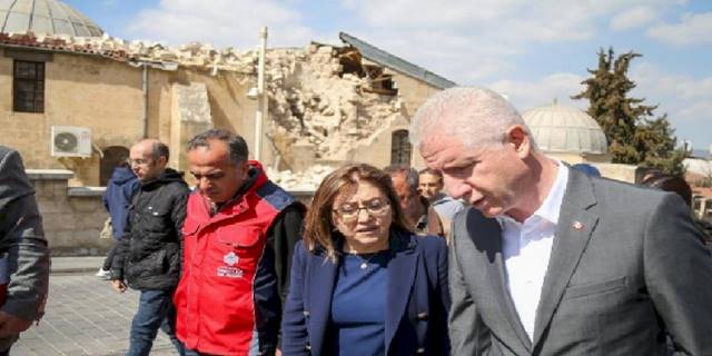 Gaziantep'in zarar gören tarihi yapılarına yakın mercek