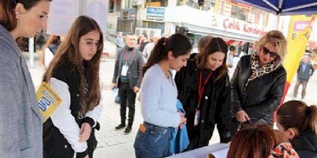 Bayraklı'nın öğrencileri 