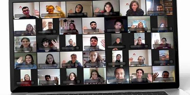 Anadolu Vakfı'ndan Bursiyerlerine Deprem Psikolojisi Eğitimi