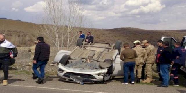 Bingöl'de iki otomobil çarpıştı: 4 yaralı