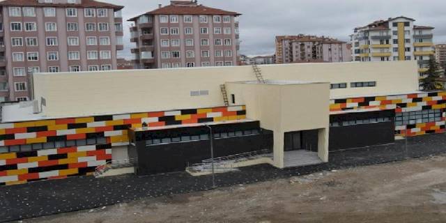 Ereğli'de yarı olimpik yüzme havuzunun yapımı tamamlandı