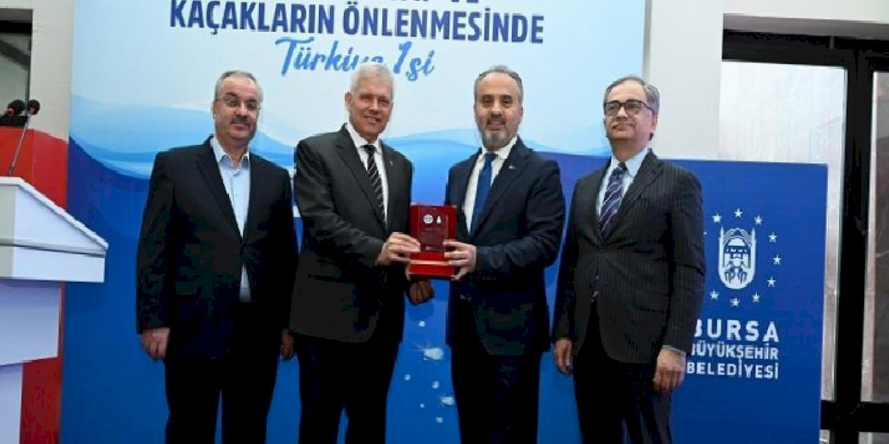 Alinur Aktaş'tan başarının mimarlarına tebrik