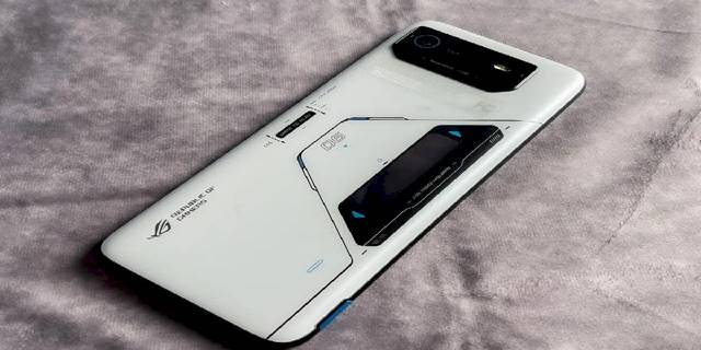 Asus ROG Phone 7 Ultimate AnTuTu’da Görüldü