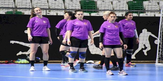 A Milli Kadın Hentbol Takımı, Giresun'da medya ile buluştu