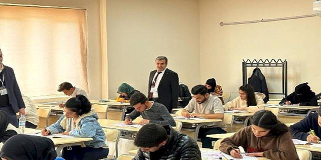 Harran Üniversitesi'nce, HARRAN YÖS-1 Sınavı Gerçekleştirildi