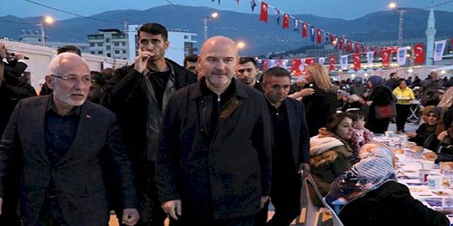 İçişleri Bakanı Süleyman Soylu İskenderun Konteyner Kentte Depremzedelerle İftar Yaptı