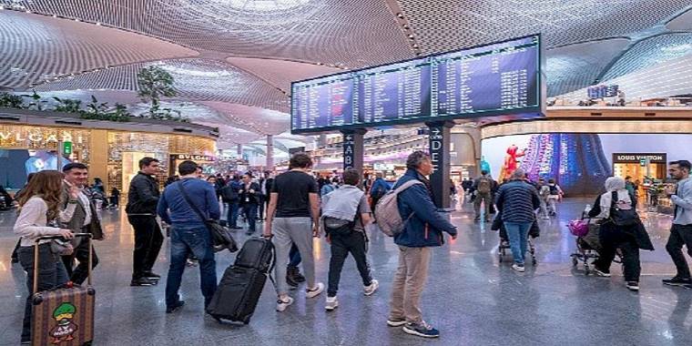 İGA İstanbul Havalimanı'nda Bayram Mesaisi: 5 bin 601 uçuş, 824 bin yolcu