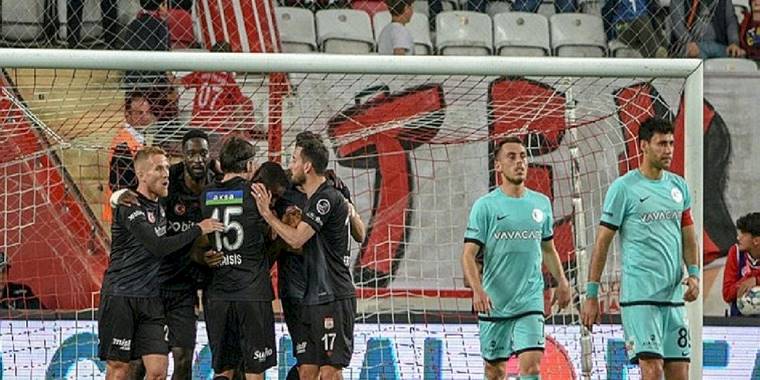 Antalyaspor 1-2 Sivasspor (MAÇ SONUCU - ÖZET) Yiğidolar deplasmanda kazandı!