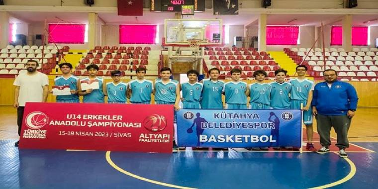 Genç basketbolculardan Türkiye başarısı