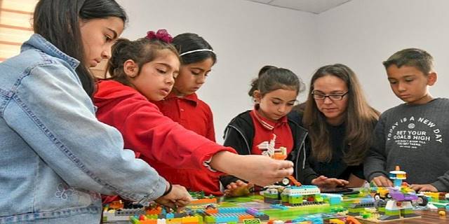 Yenişehir Belediyesi minik bilim kahramanlarını buluşturuyor