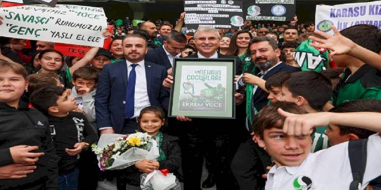 Başkan Yüce'den Sakaryaspor'a şampiyonluk mesajı