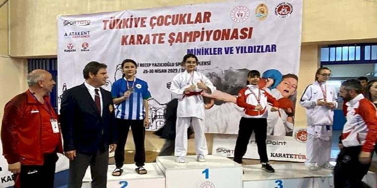 Kartepeli Aslı Bera Kurt Türkiye İkincisi Oldu