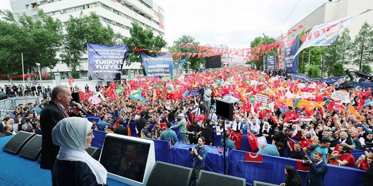 Cumhurbaşkanı Erdoğan: Birilerine dersi veriyor muyuz?