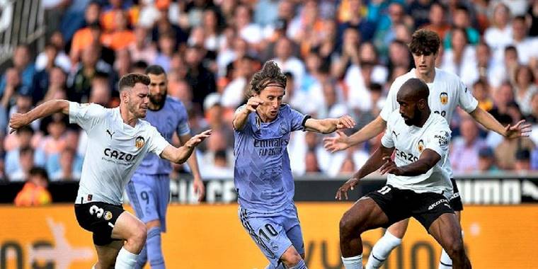 Valencia 1-0 Real Madrid (MAÇ SONUCU - ÖZET) R. Madrid deplasmanda mağlup!