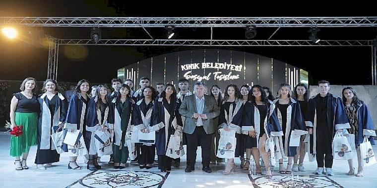 Lise Son Sınıf Mezuniyet Şöleni Kınık'ta bir başka kutlandı