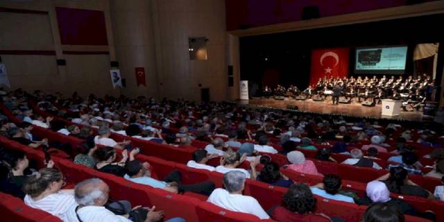 “Türkü Türkü Türkiye’m” konseri coşturdu