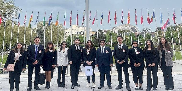 Yeditepe Üniversitesi Öğrencilerinden Avrupa'ya Diplomasi Ziyareti