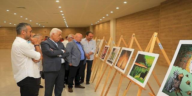 Eğitim Konulu Karikatür Yarışması'nın Ödülleri Veriliyor