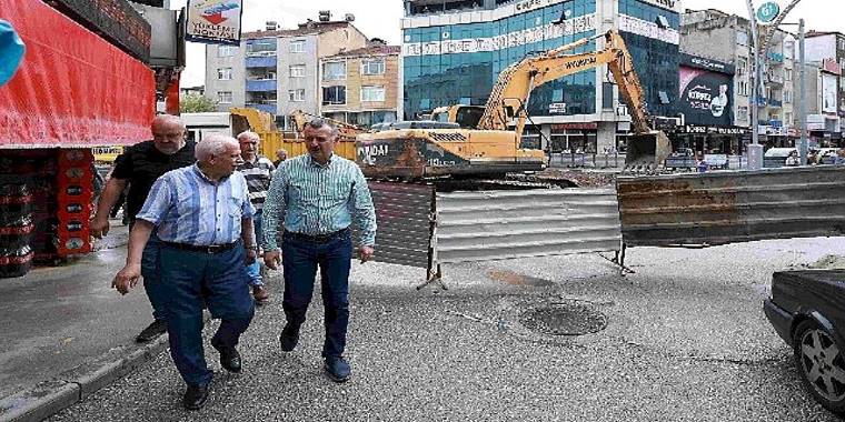 Yoğun yağışları sahada karşılayan Başkan Büyükakın, 